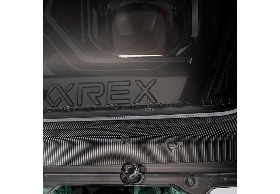 LUXX-Series Projector Headlights Black Fits 10-13 Toyota 4Runner 5 LUXX-Series Projector Headlights Black Fits 10-13 Toyota 4Runner - Image 3